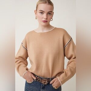 SUNCOO Camel Crewneck Sweater with White Contrast Trim